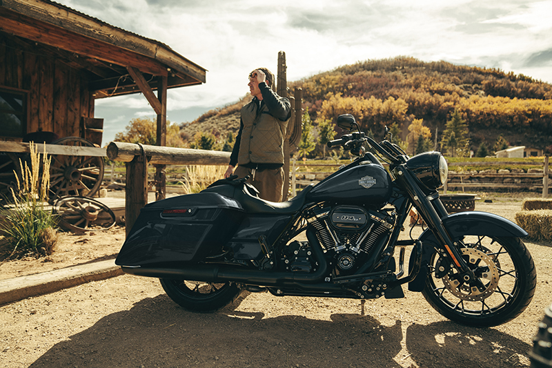 2024 Harley-Davidson Road King Special in Vivid Black